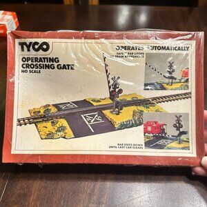 Tyco Operating HO Scale Crossing Gate 908 Model Train Accessory